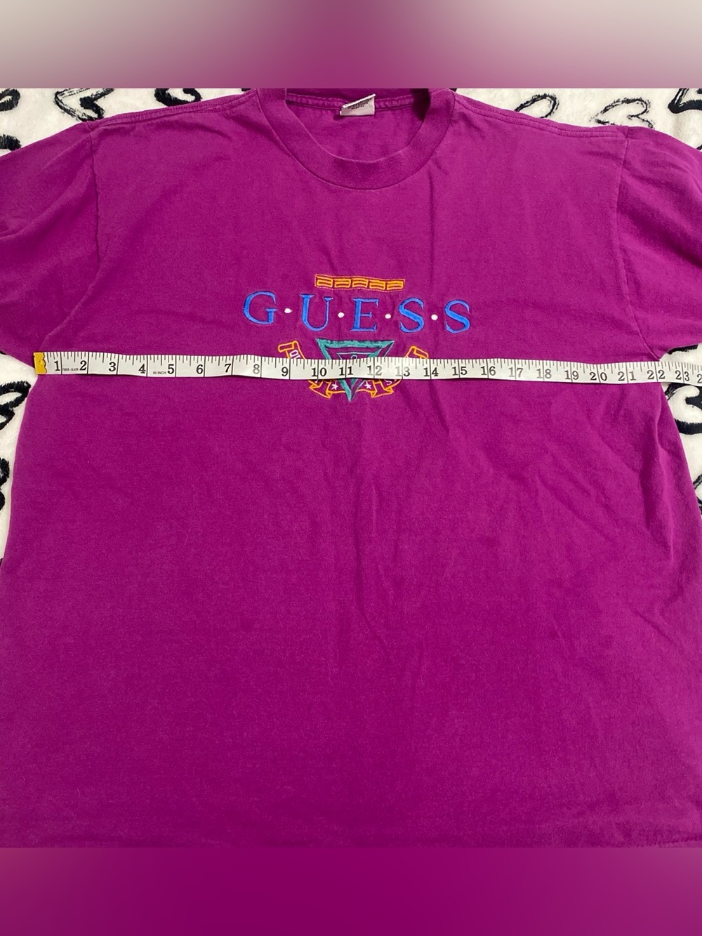 Vintage Guess T-Shirt - Picture 7 of 8